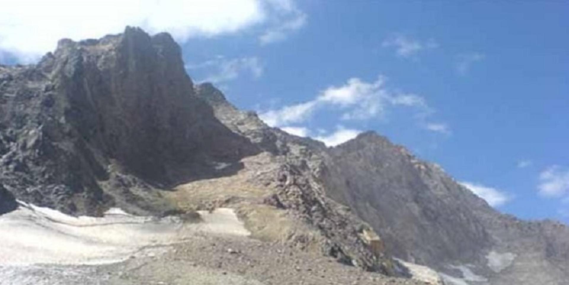 کوه وتوس