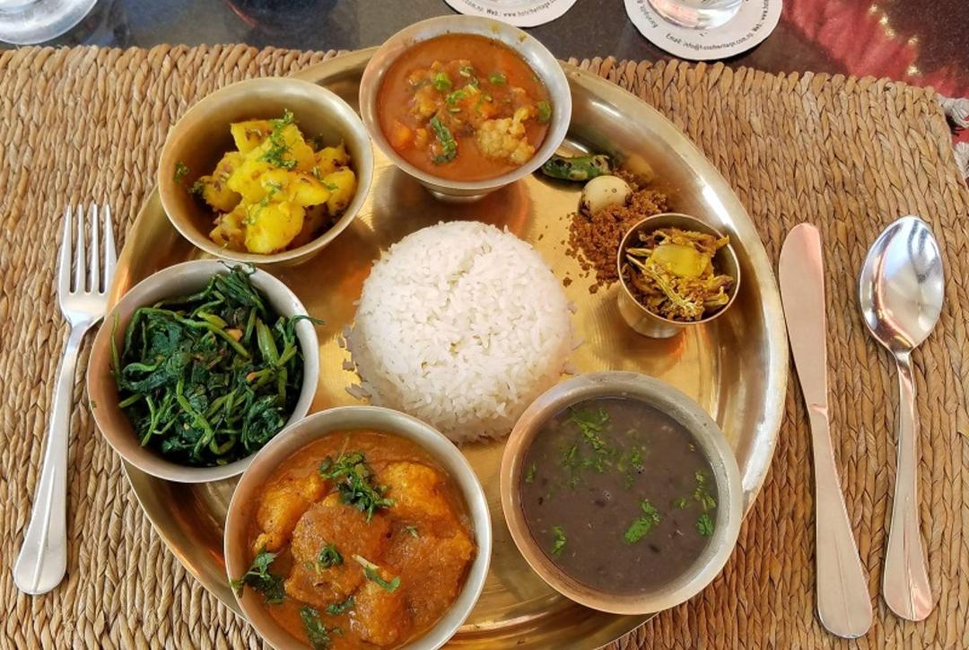 سینی غذای دال بات