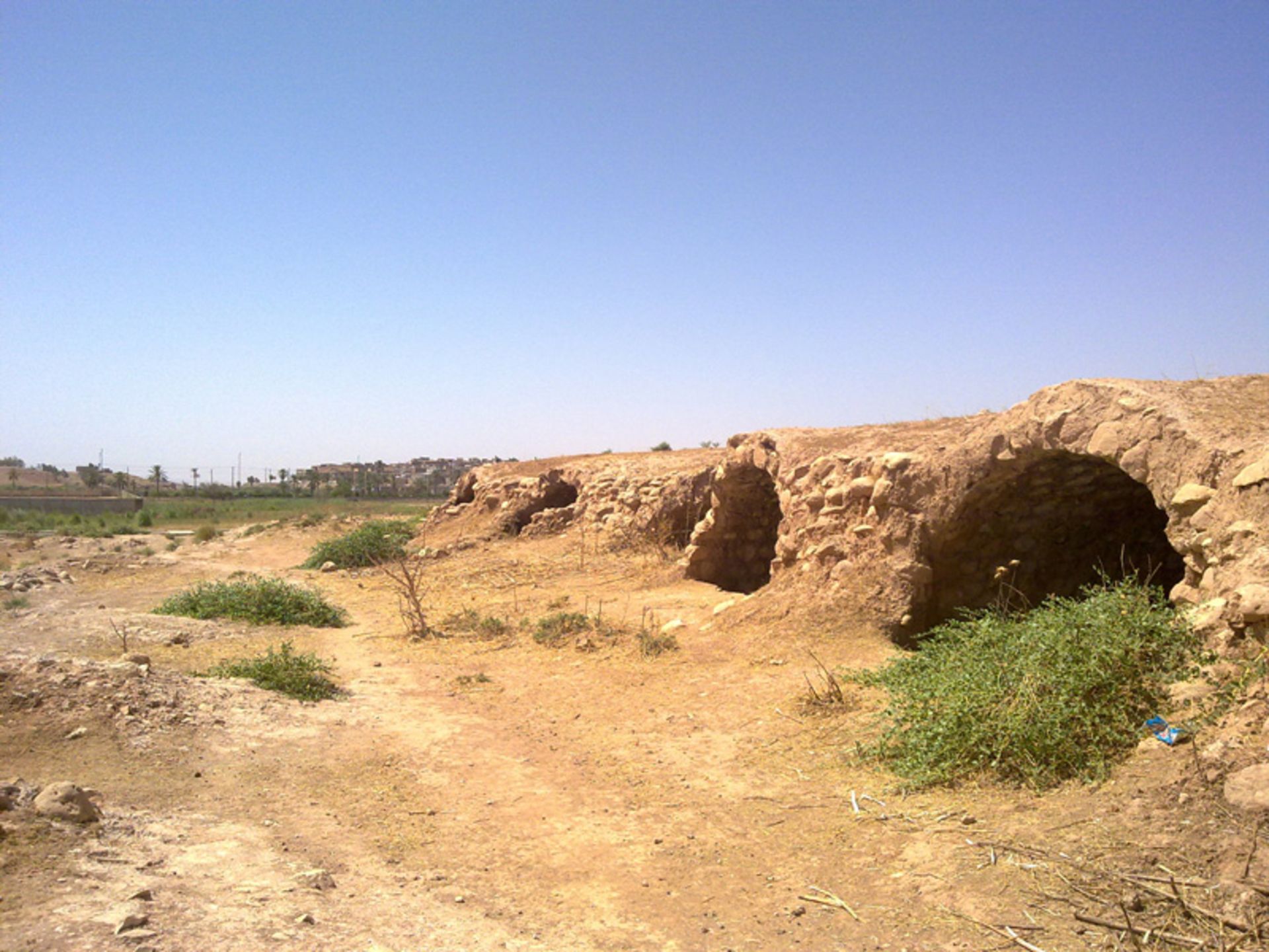 آثار باقی‌مانده از عمارت خسرو