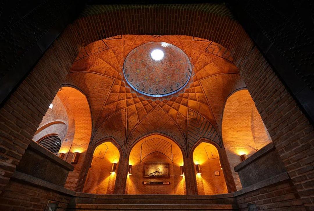 نمایی زیبا از سرای سعدالسلطنه قزوین