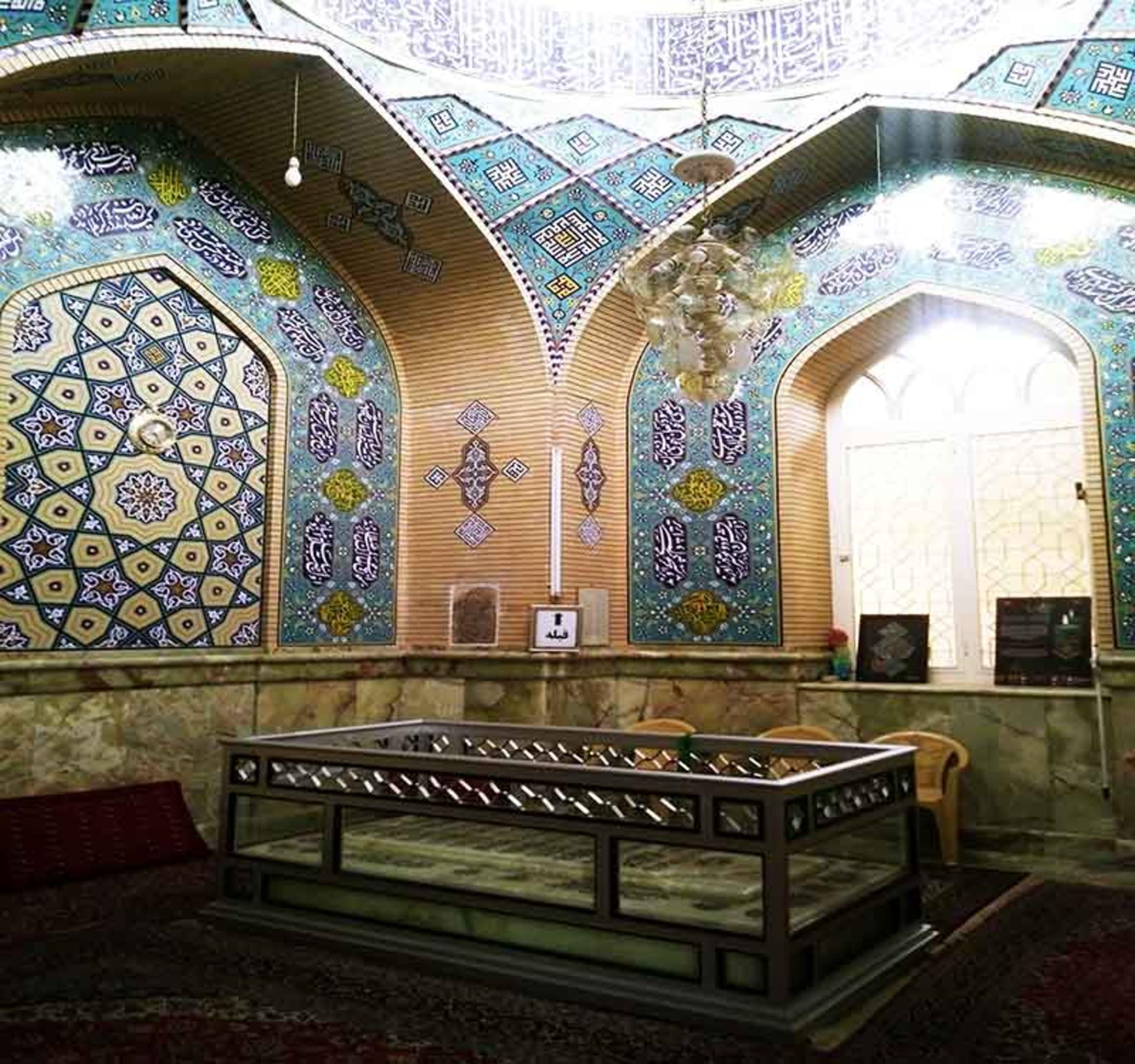 مزار محتشم کاشانی
