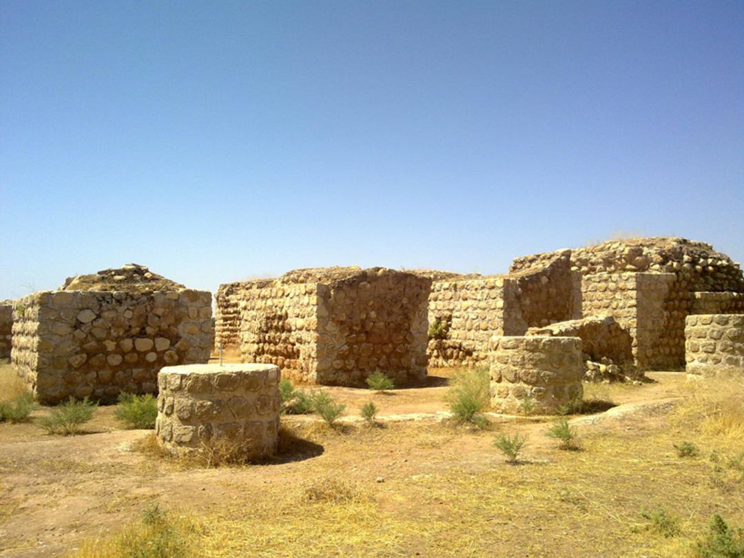 ویرانه‌های عمارت خسرو