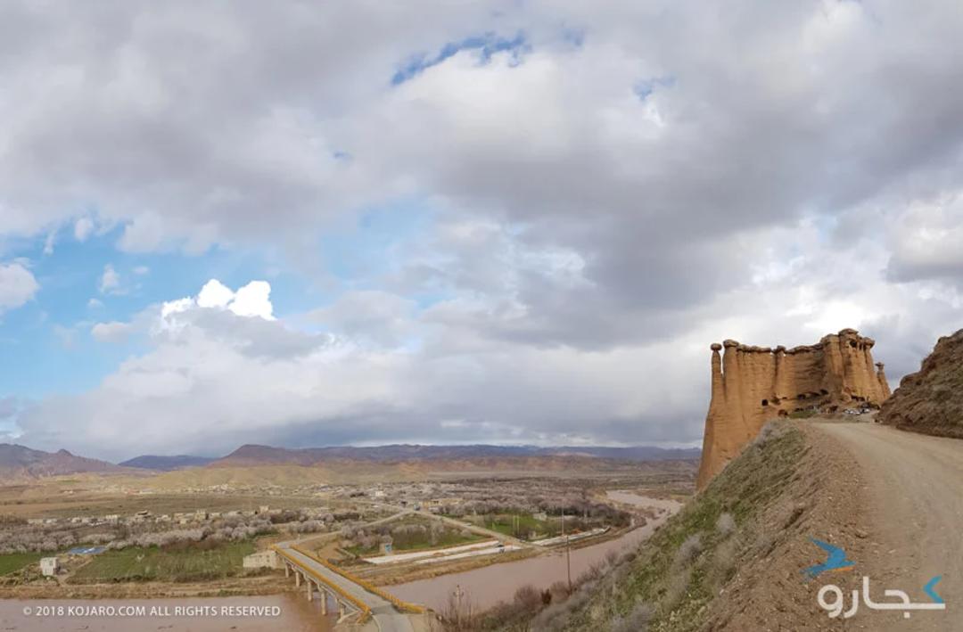 آسمان ابری و قلعه ماهنشان