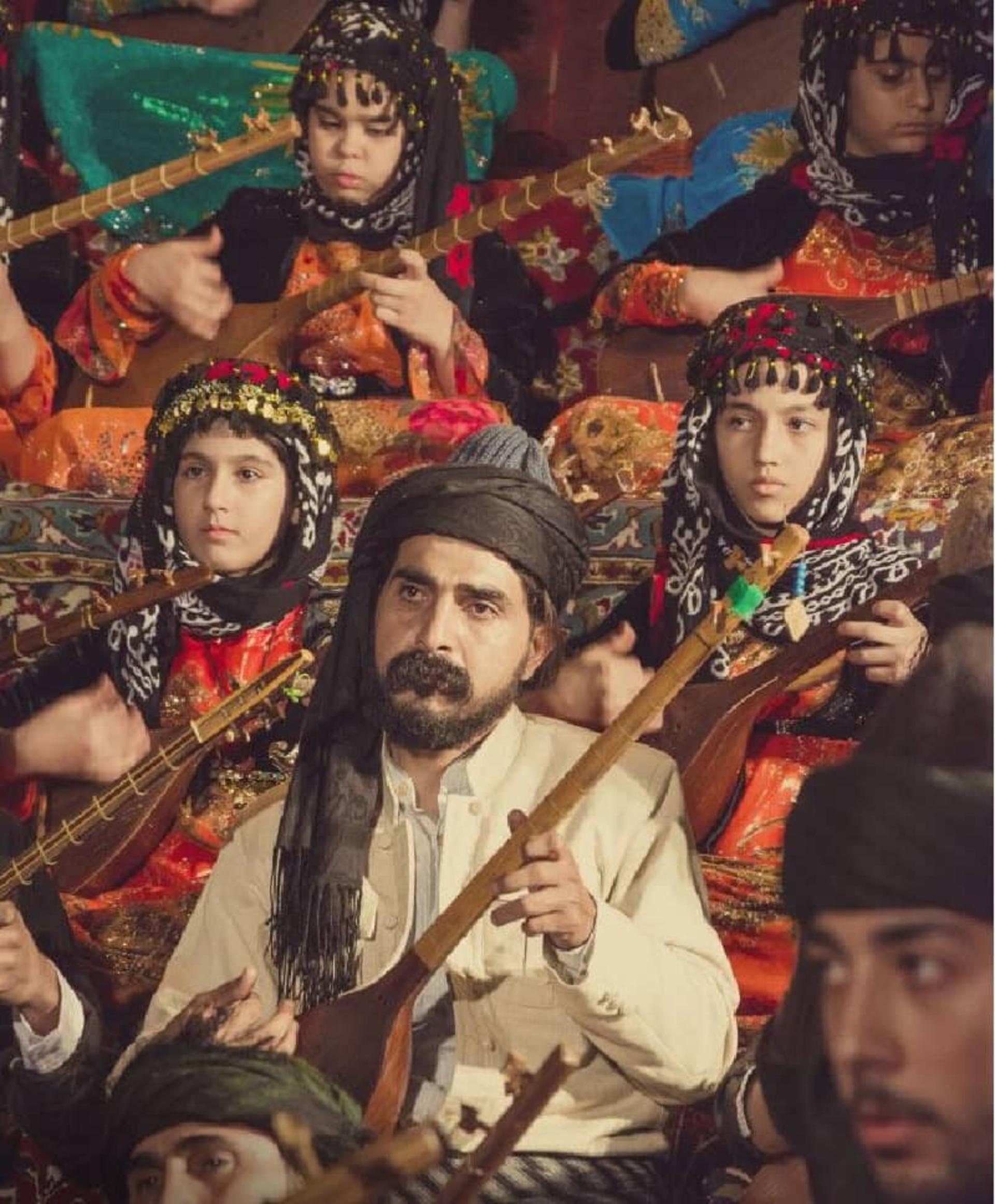 تنبور نوازی در جشن های مذهبی