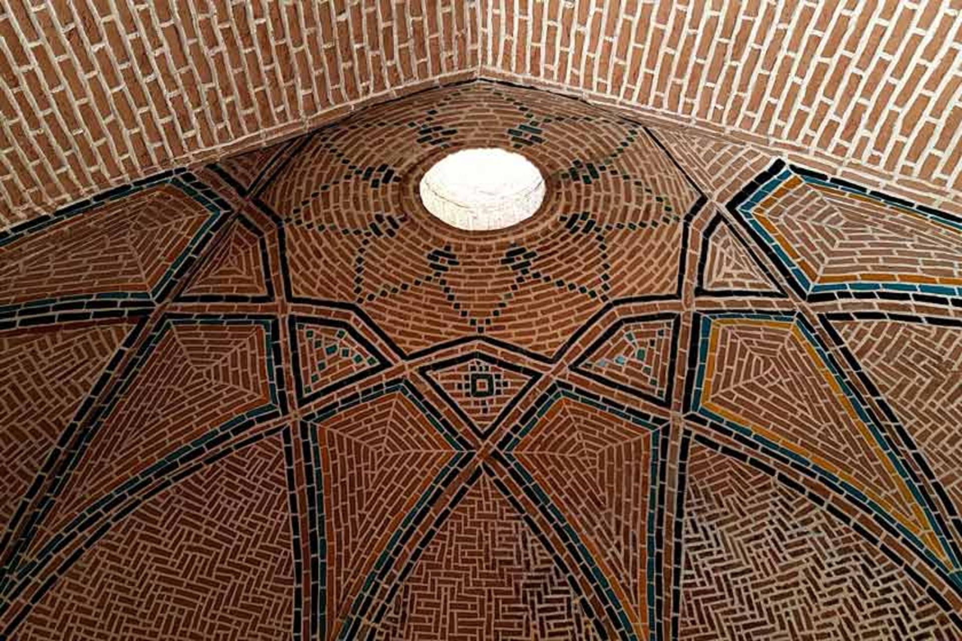 زیبایی‌های معماری در بازار قزوین