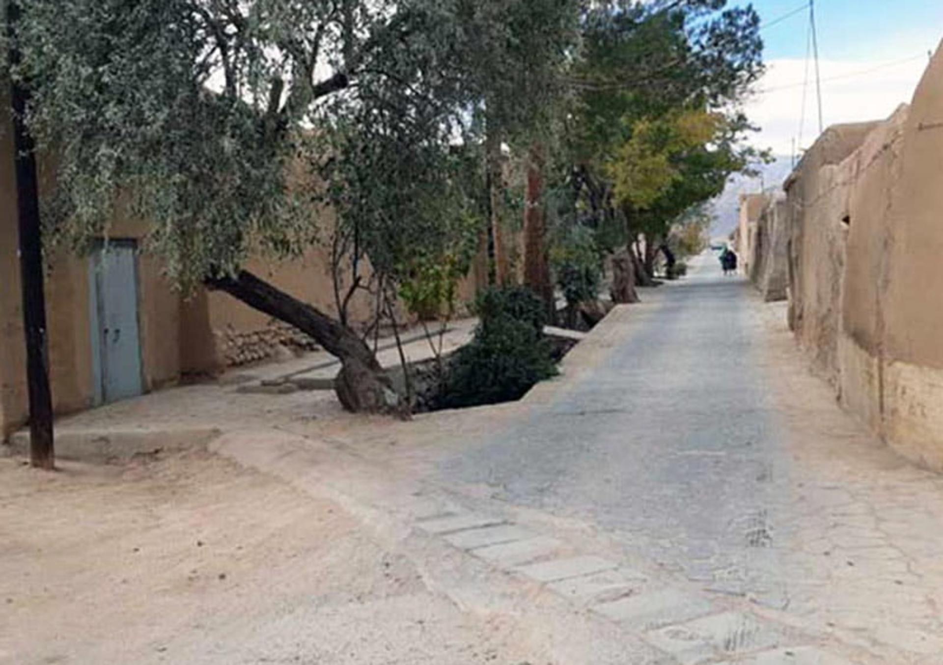 ورودی اقامتگاه بومگردی در روستای مبارکه تفت