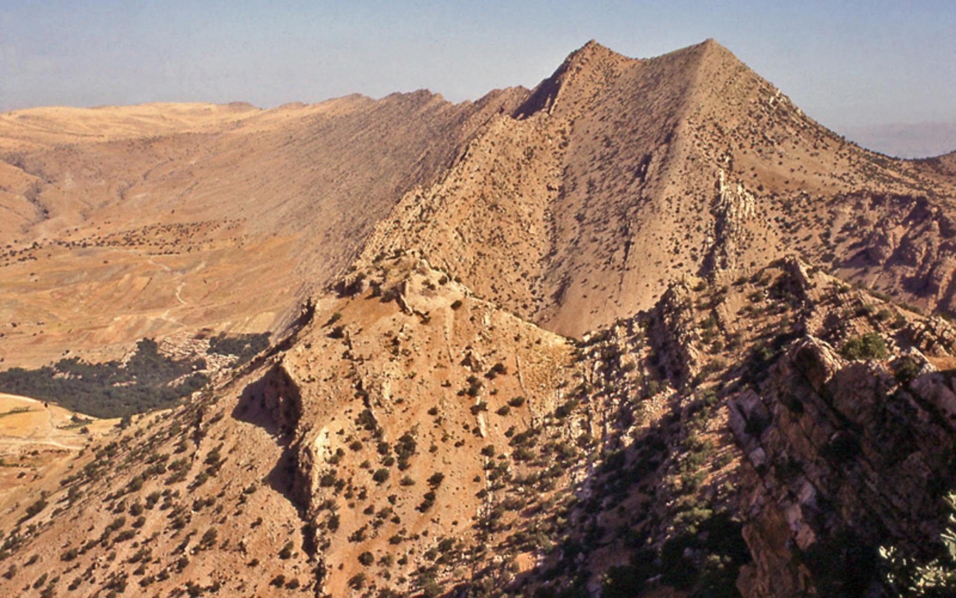 قلعه یزدگرد در کوهستان دالاهو