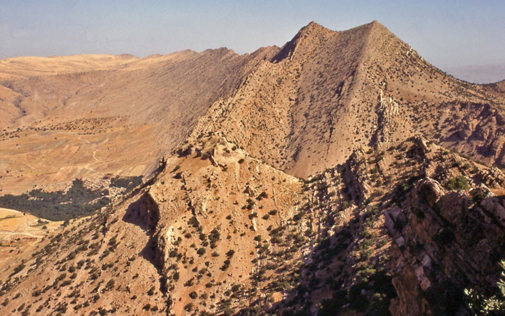 قلعه یزدگرد در کوهستان دالاهو