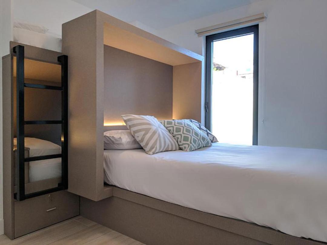 Broz Hostel گرانادا