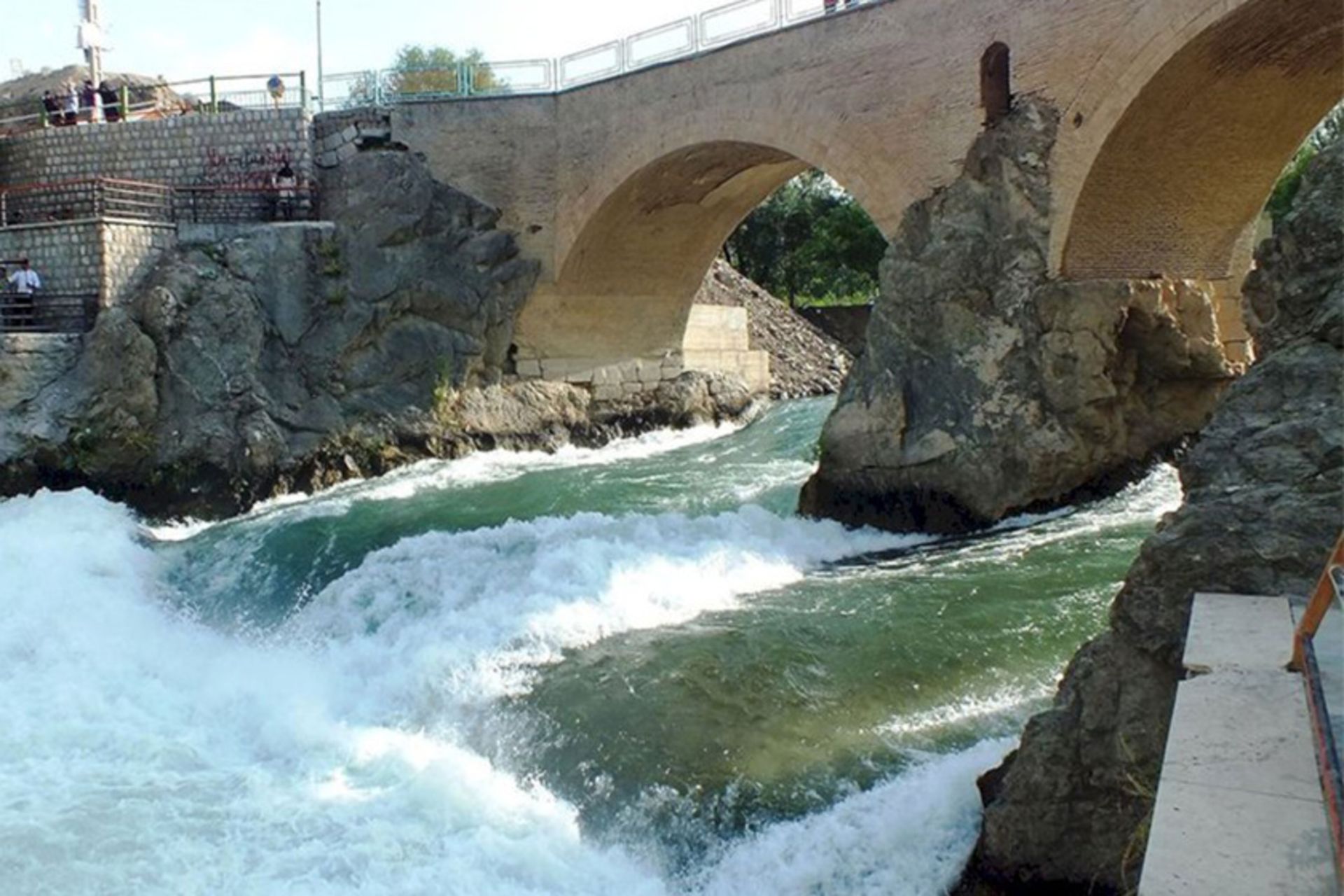 مناطق گردشگری استان اصفهان تعطیل شد