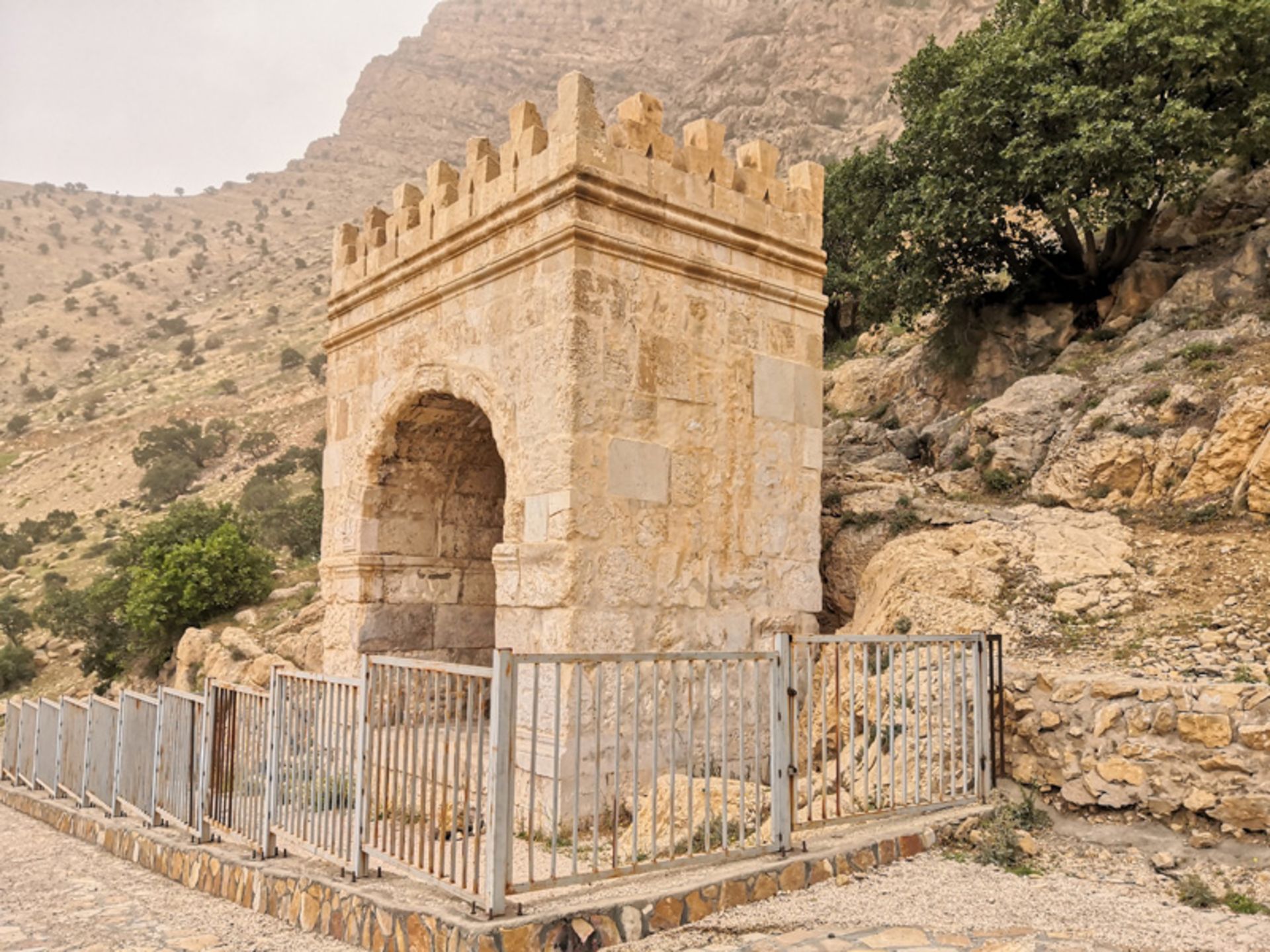 تصاویر طاق گرا