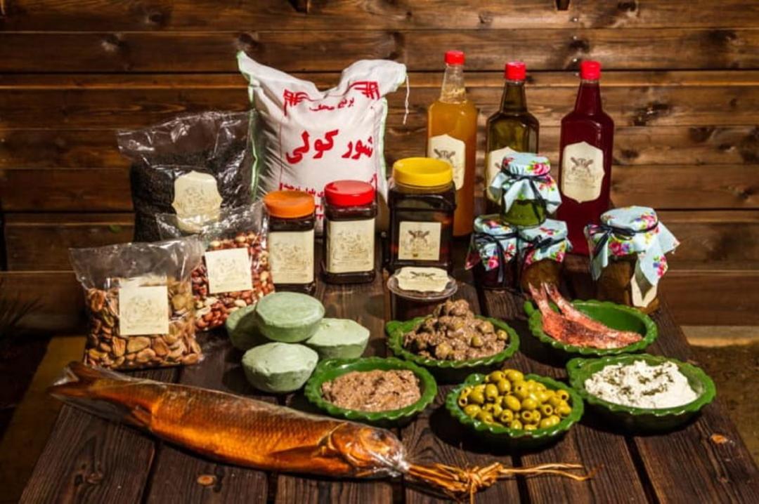 انواع سوغات در رستوران شورکولی