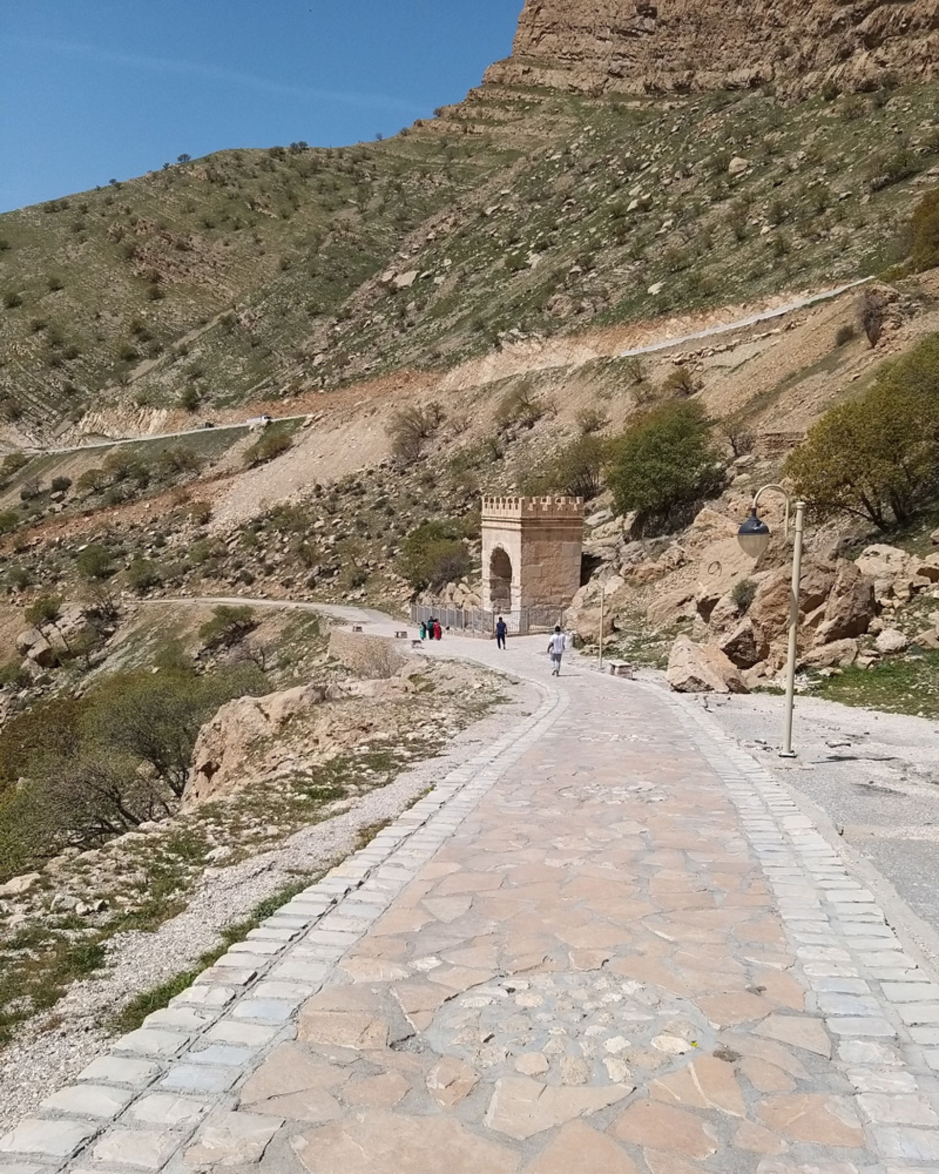 عکس‌های طاق گرا
