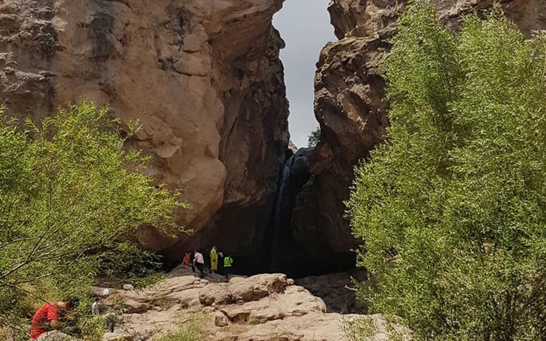 جریان رودخانه در مسیری کوهستانی