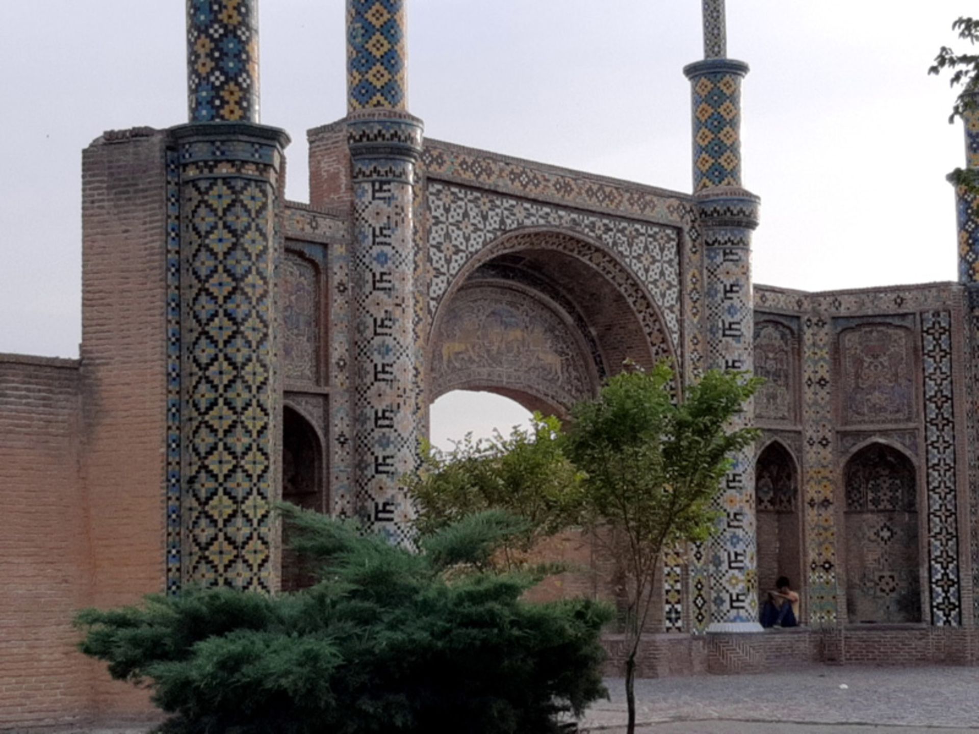 نمای جانبی دروازه درب کوشک