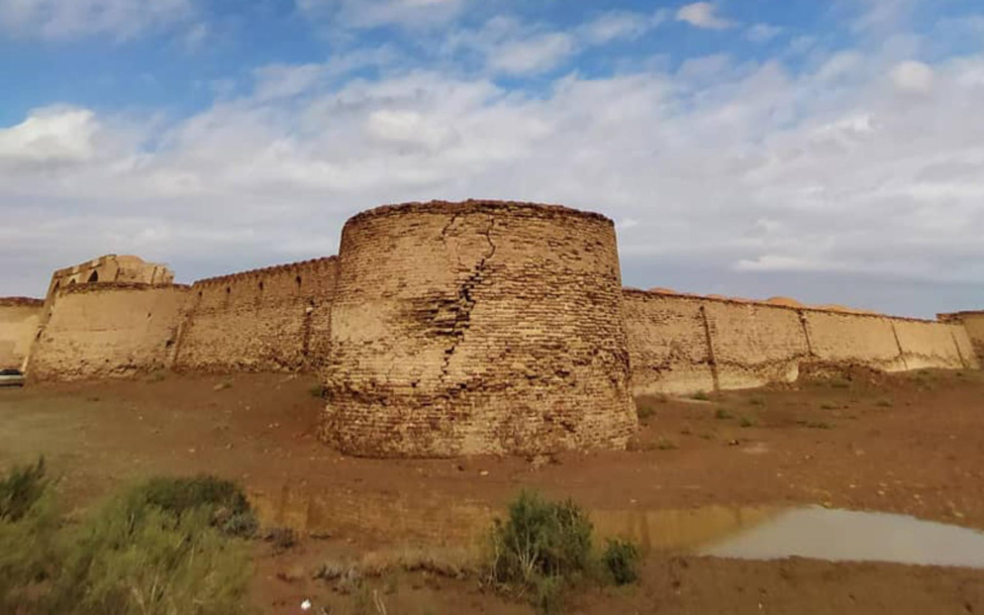 تصاویر کاروانسرای دیر گچین