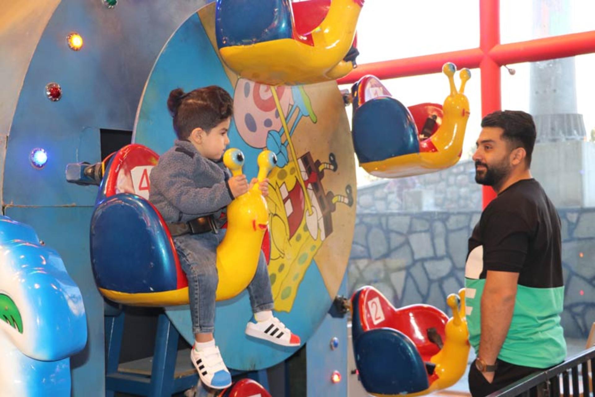 بازی‌های کودکان در سیب لند