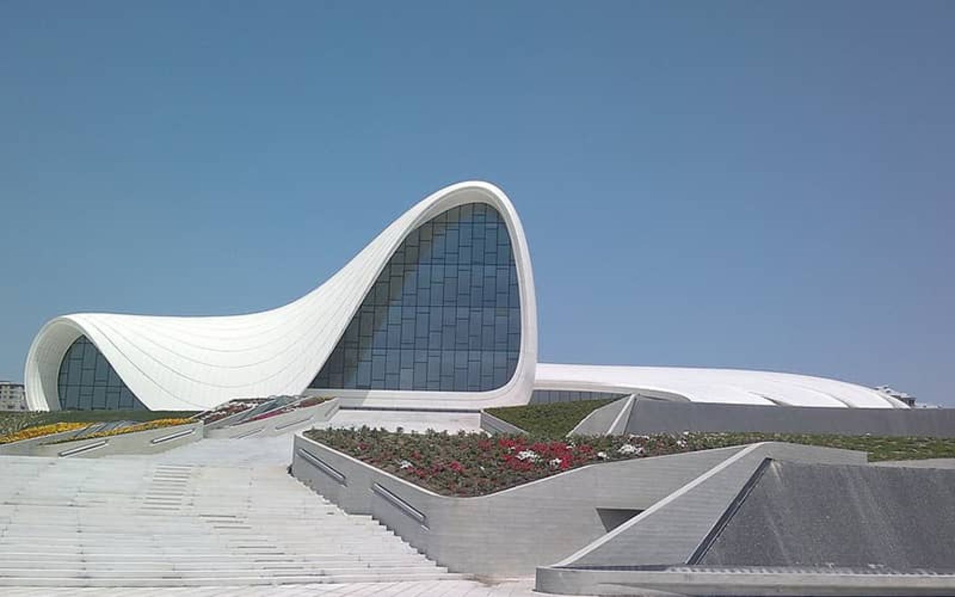 مرکز حیدر علی‌ اف