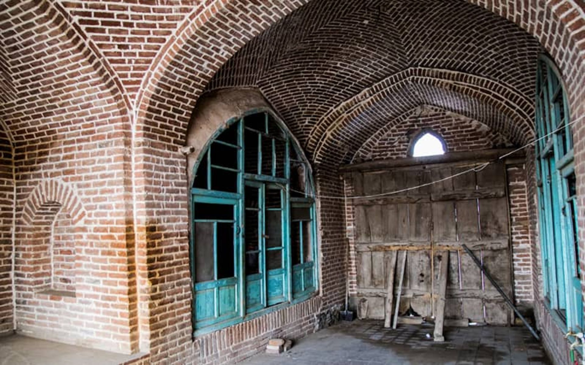 کاروانسرای تاج آباد