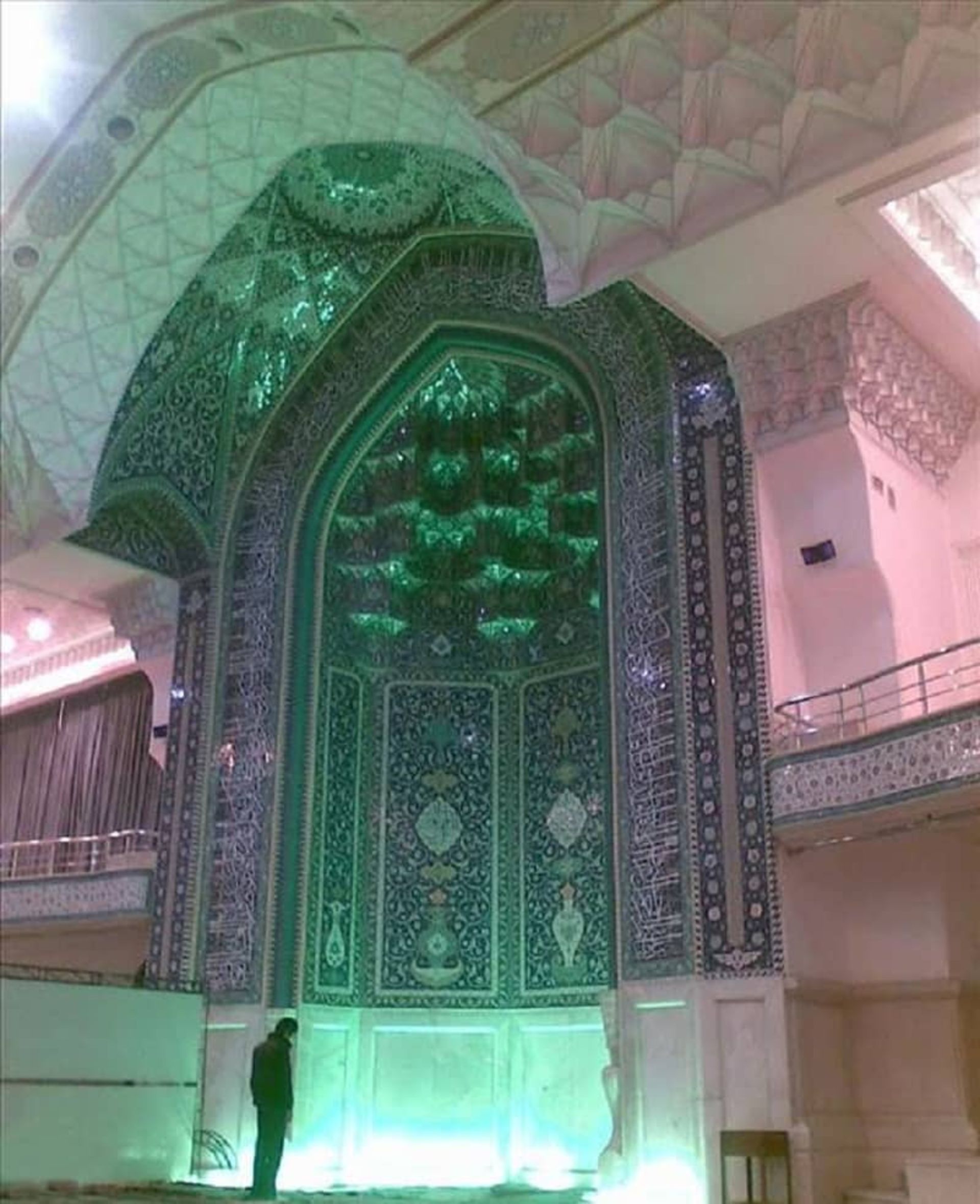 محراب مصلی تهران