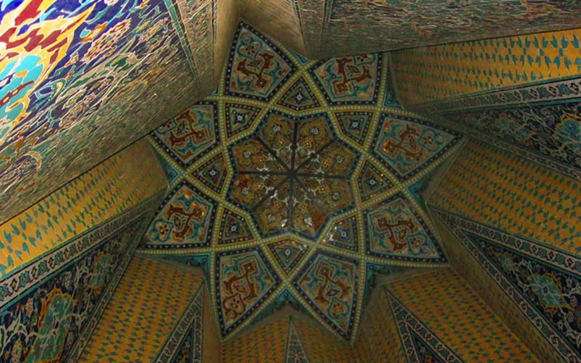 آرامگاه باباطاهر عریان