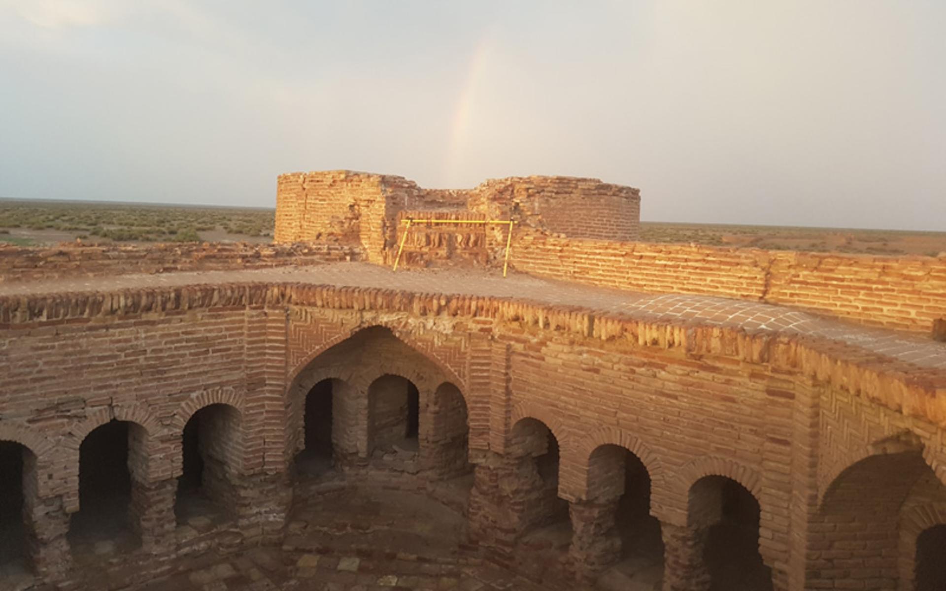 تصاویر کاروانسرای دیر گچین
