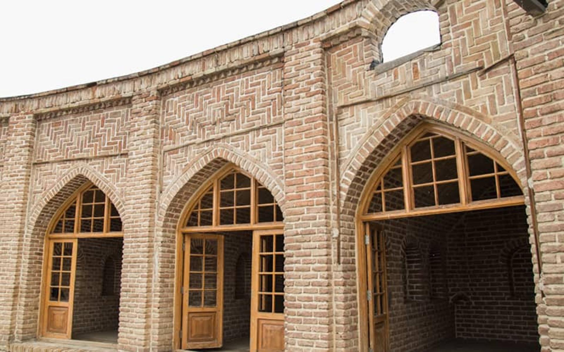 کاروانسرای تاج آباد