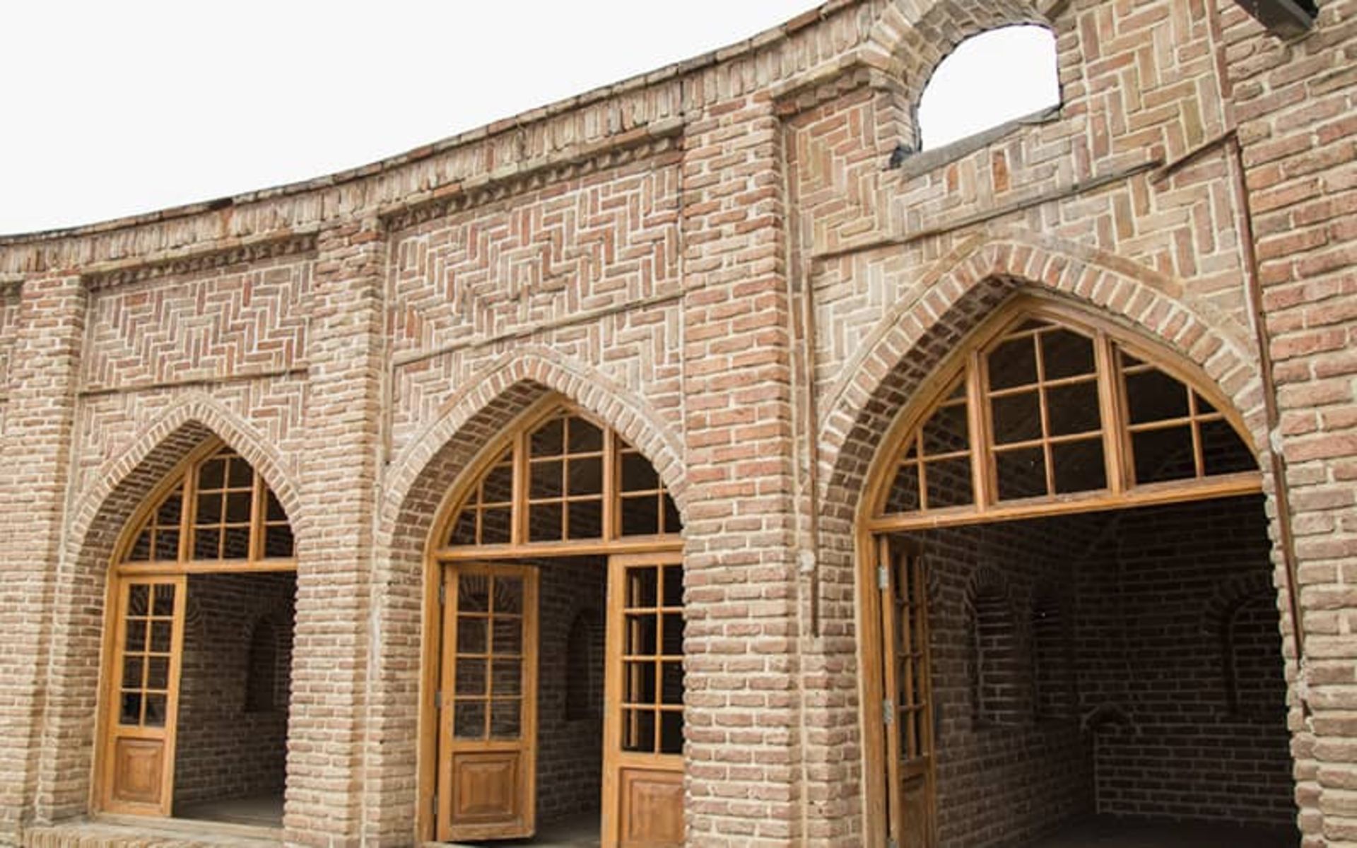 کاروانسرای تاج آباد