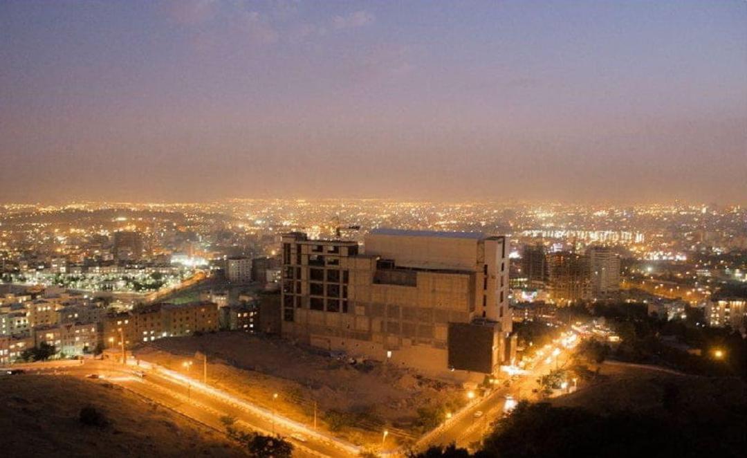 چشم انداز شهر تهران از نمای بام محک