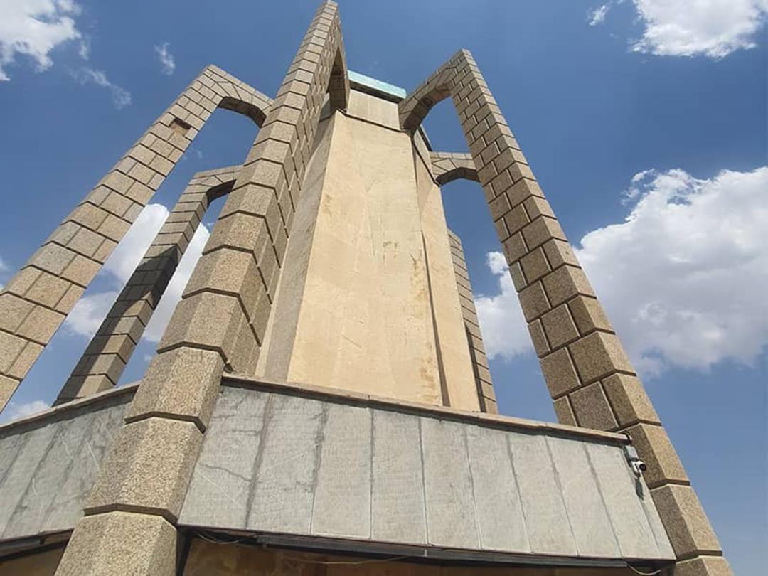 آرامگاه باباطاهر عریان