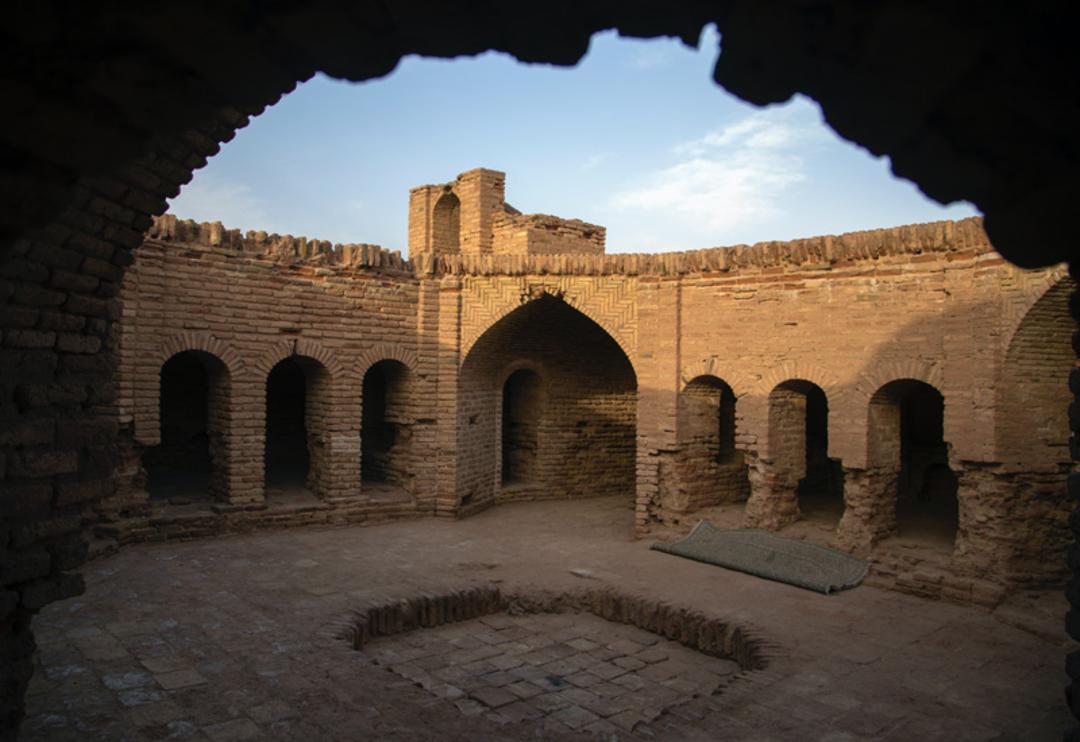 محوطه کاروانسرای دیر گچین