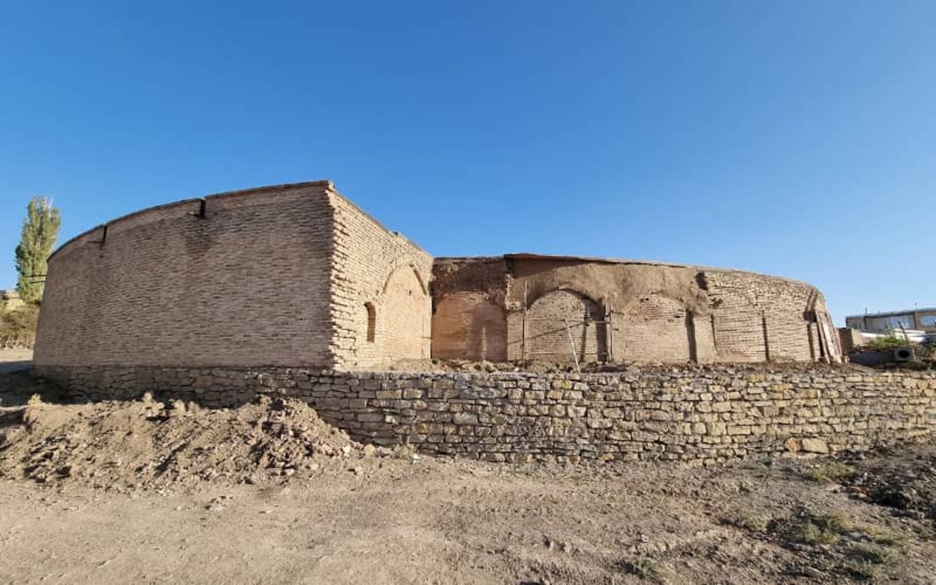 کاروانسرای تاج آباد