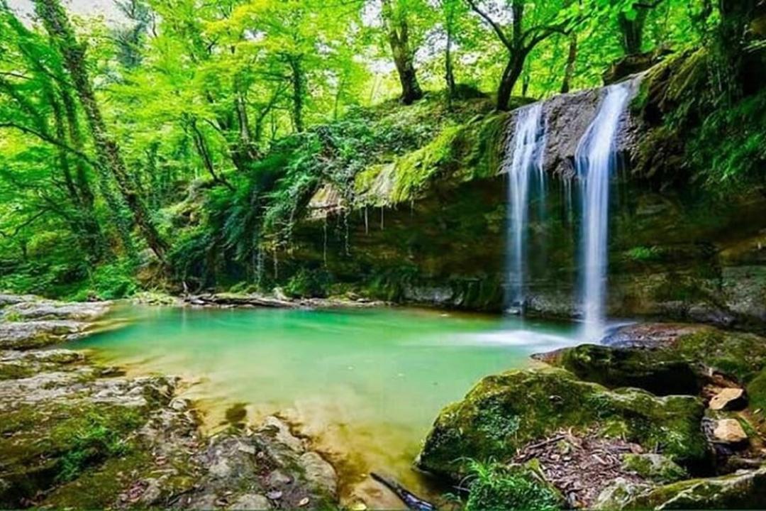 آبشار تزر جاذبه‌ای زیبا در شیرگاه