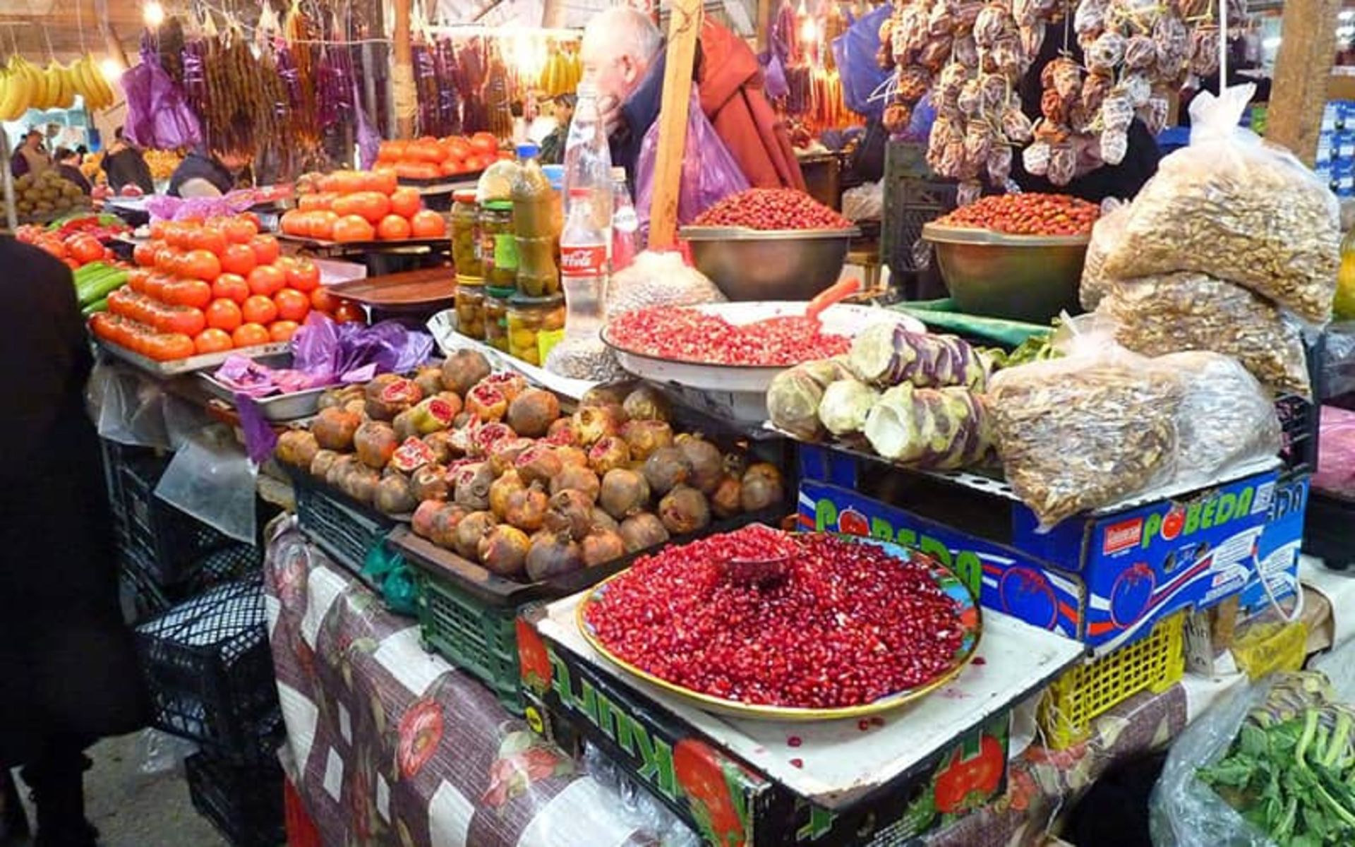 مغاره میوه فروشی در باتومی