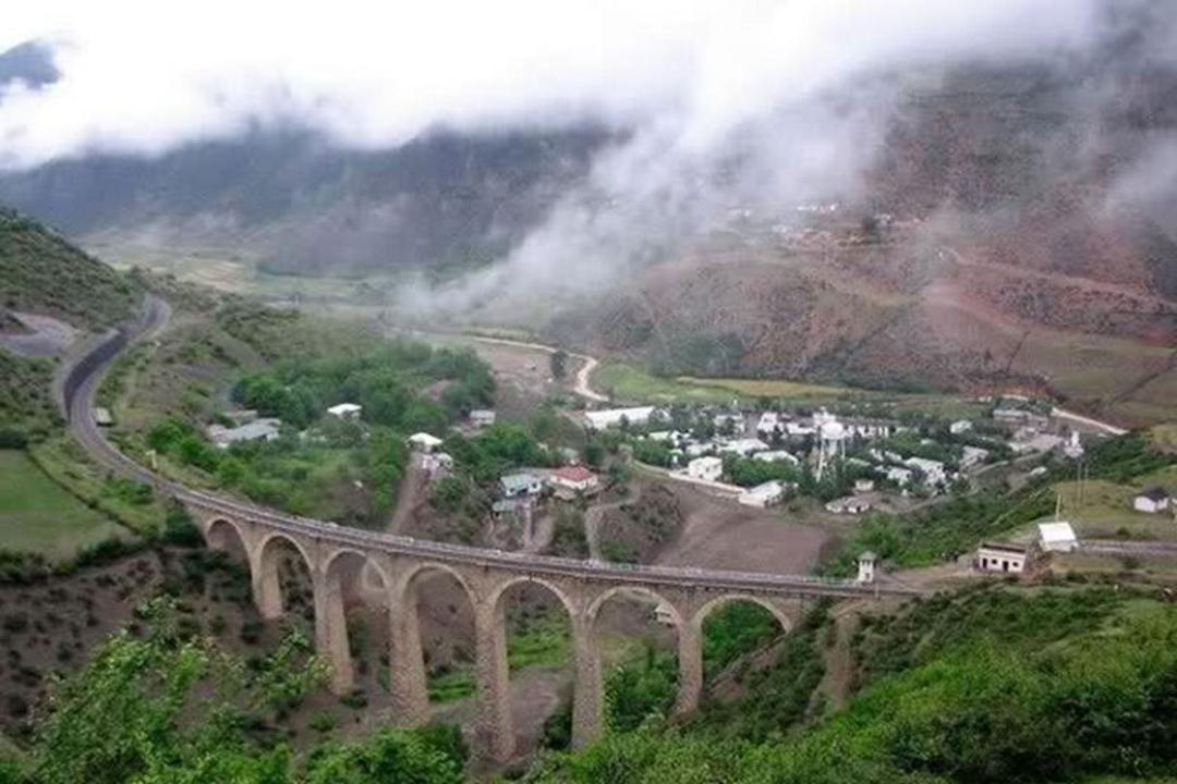 پل راه‌آهن شیرگاه مکانی تاریخی