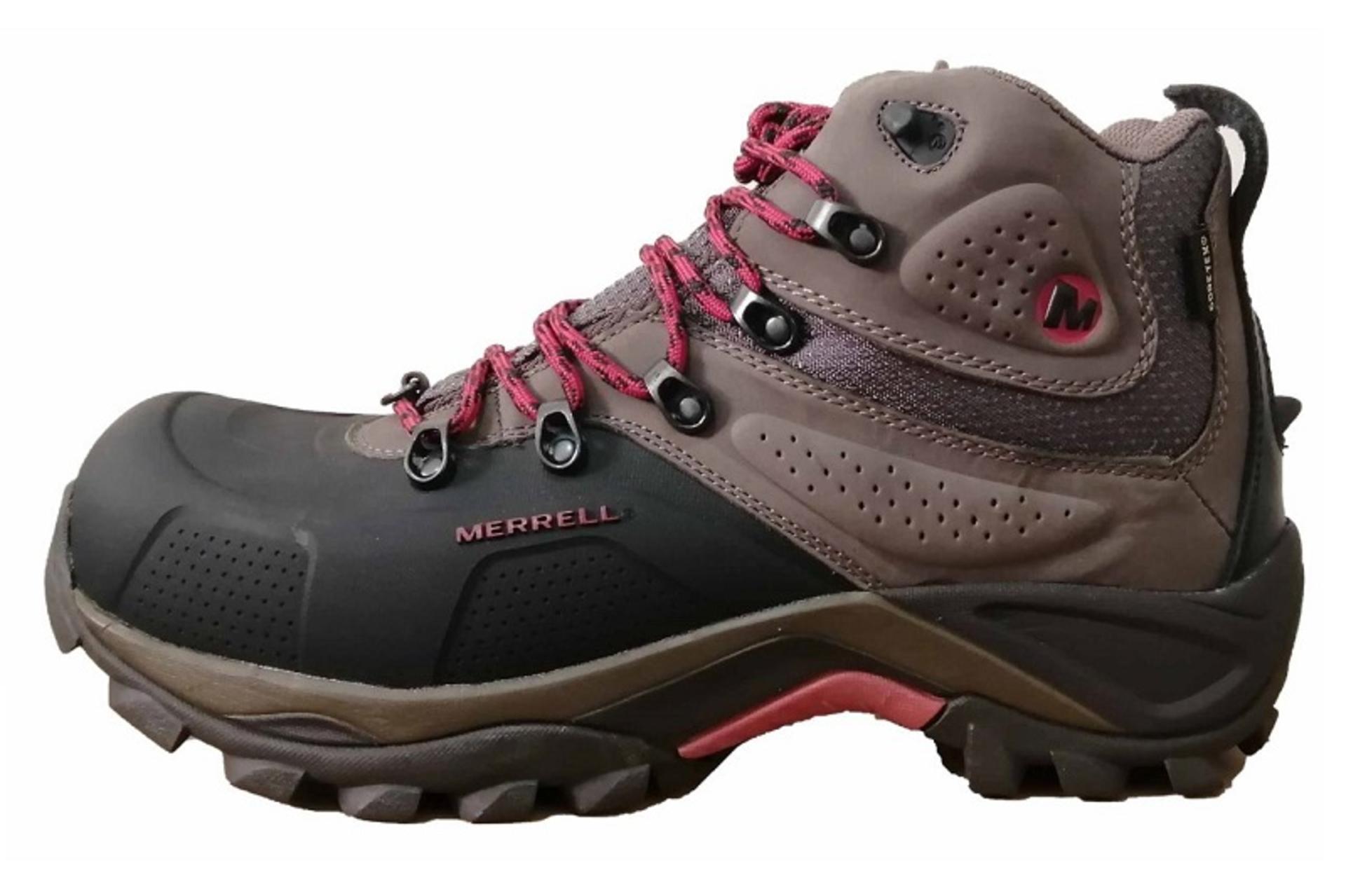 کفش کوهنوردی برند مِرِل (MERRELL)