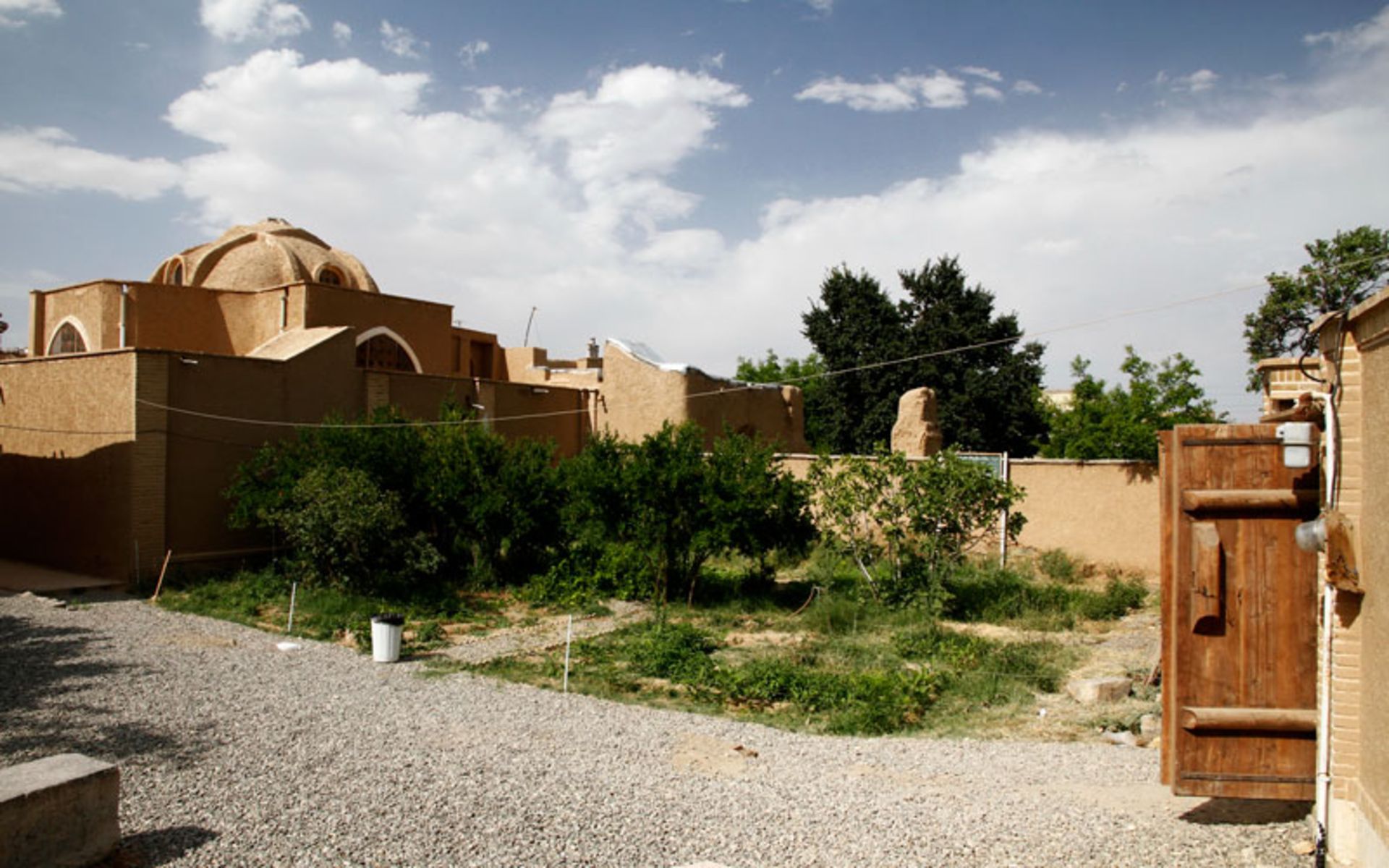 محوطه خانه ملاصدرا