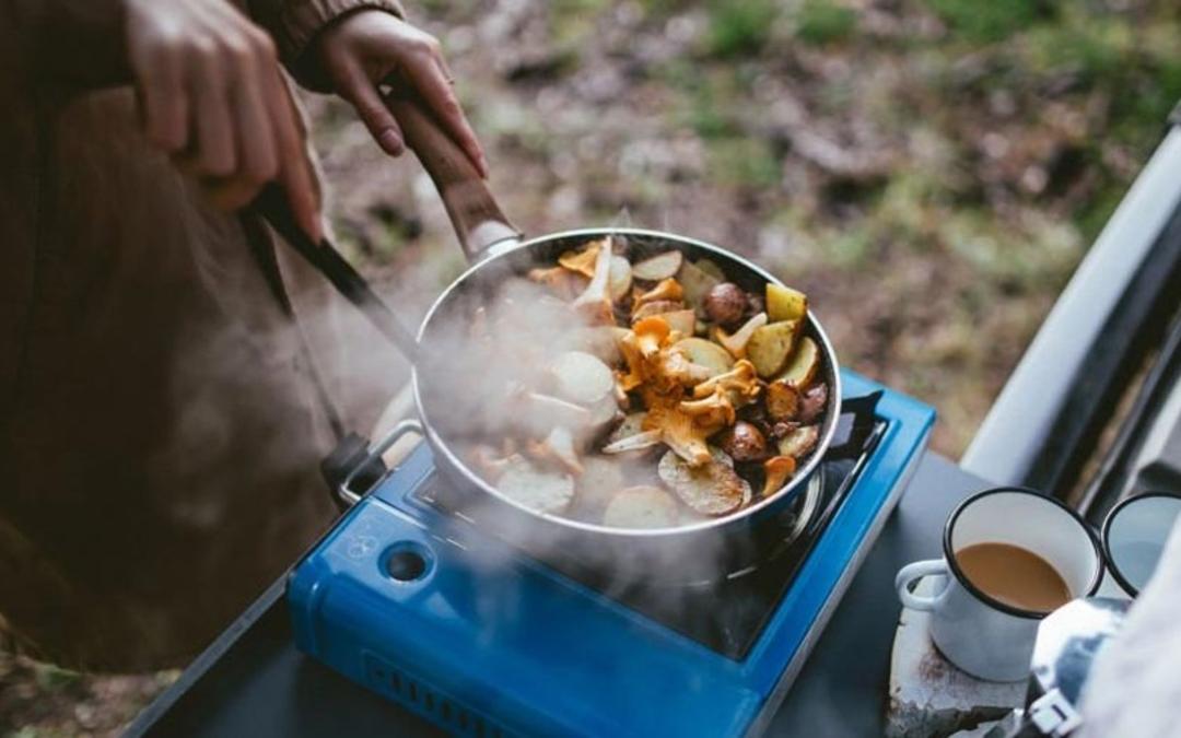 لوازم آشپزی، مواد غذایی و نوشیدنی برای طبیعت‌گردی