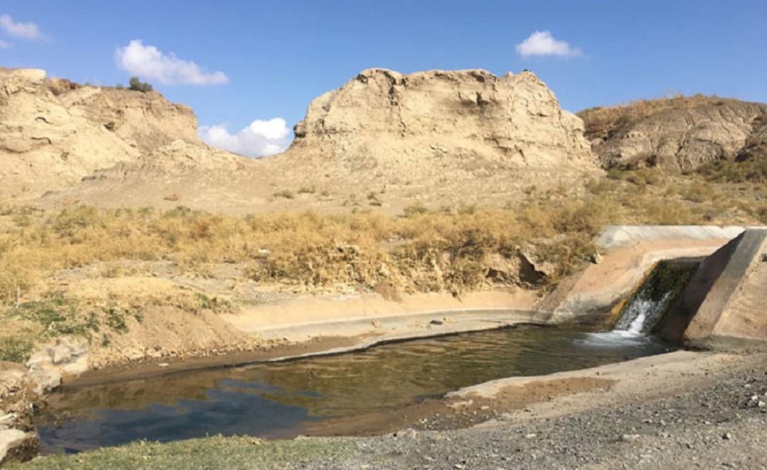 بخشی از جوی سیمانی قنات بلده