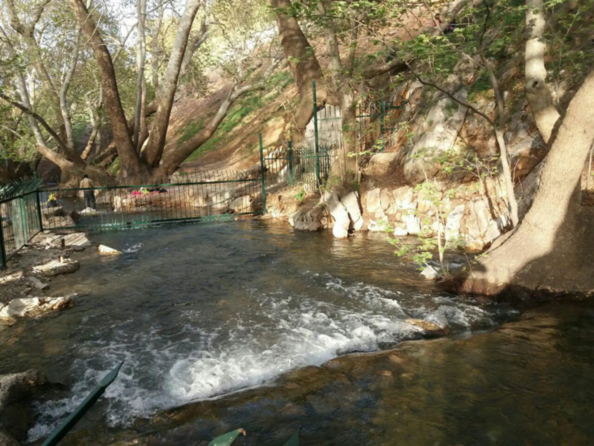 آب خروشان سراب گیان