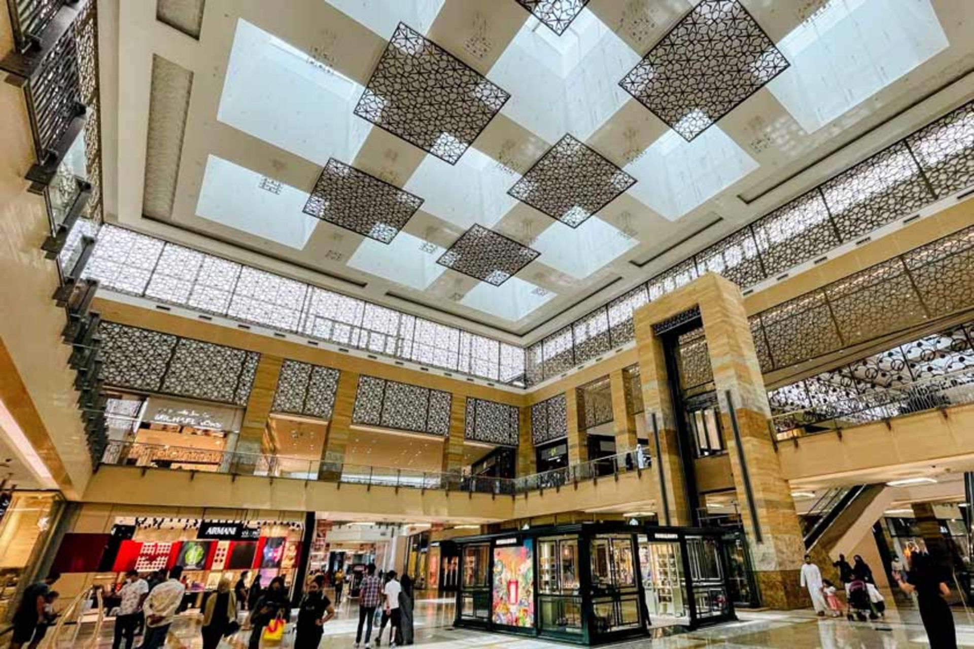 فضای داخلی مرکز خرید سیتی سنتر میردف