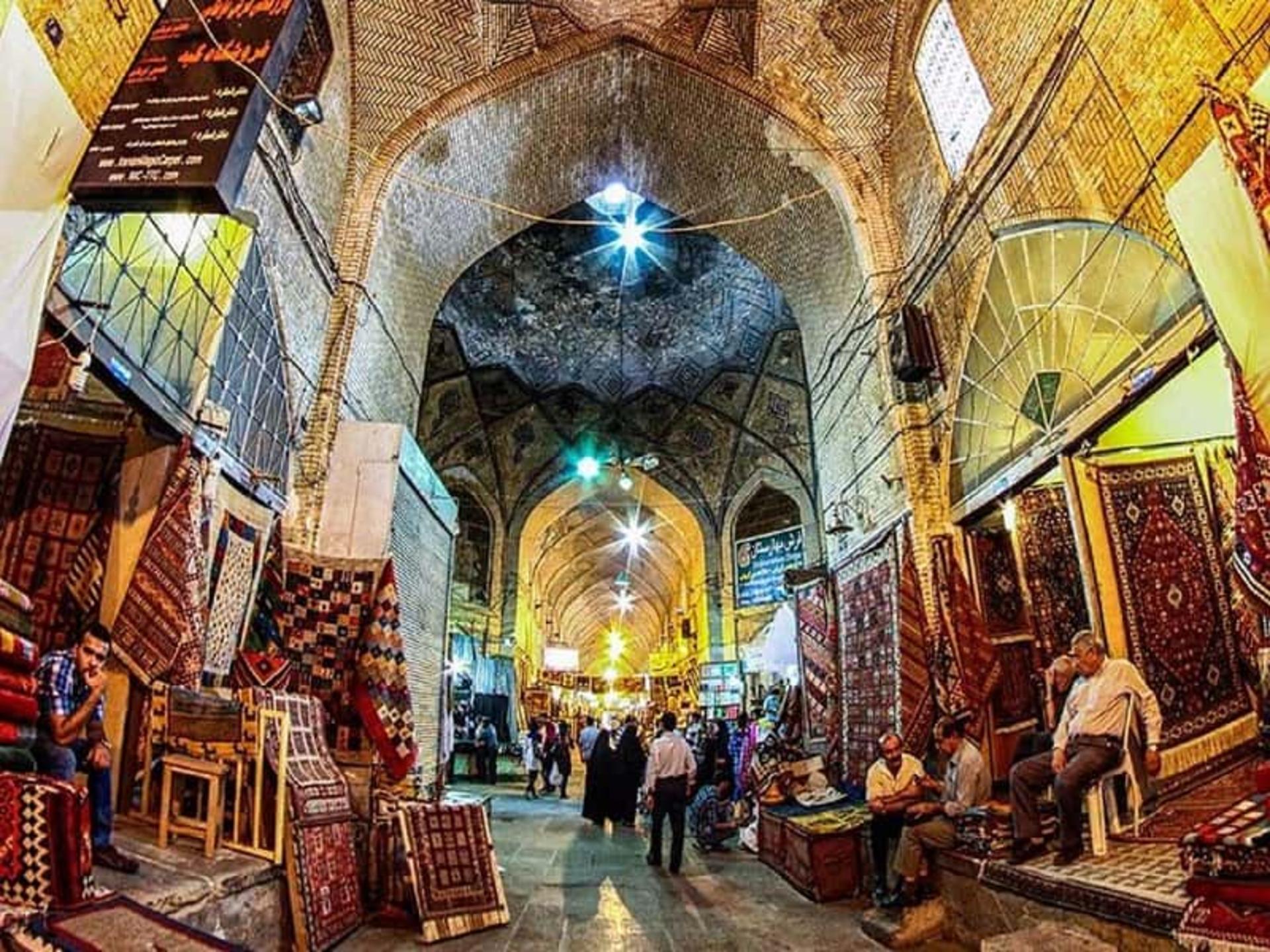 بازار وکیل