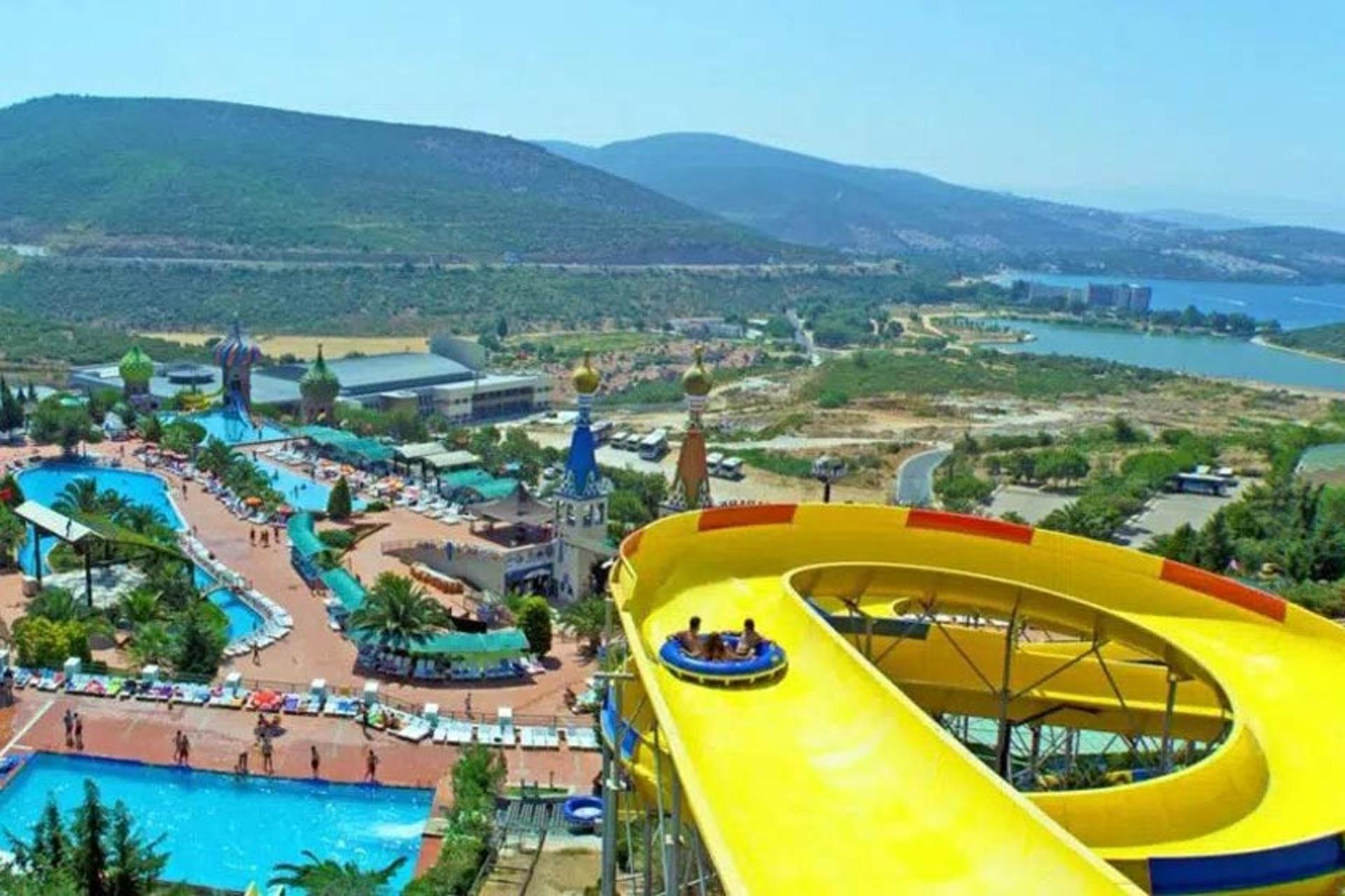 پارک آبی آدالند