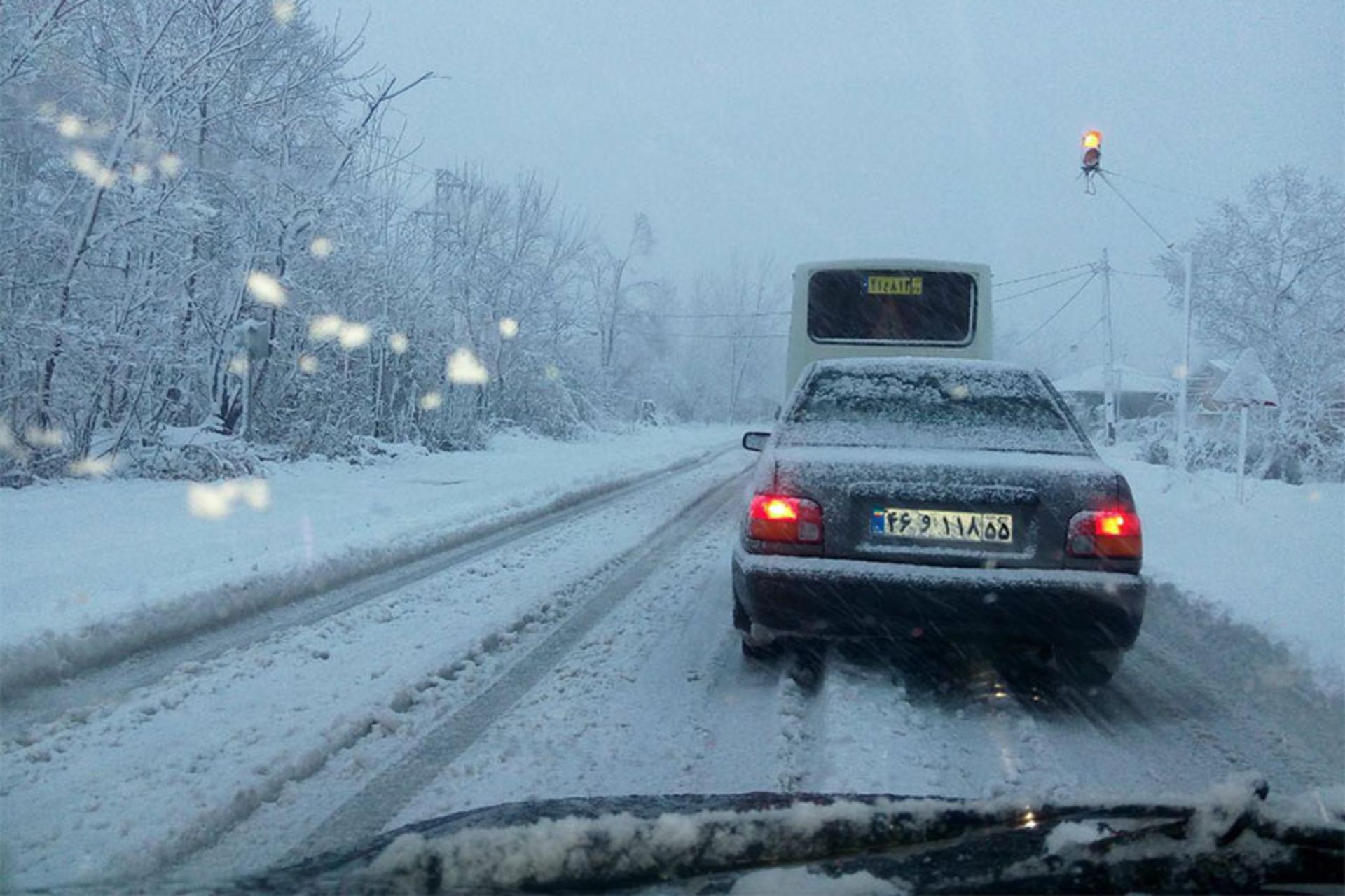 بارش برف در جاده‌های شمال