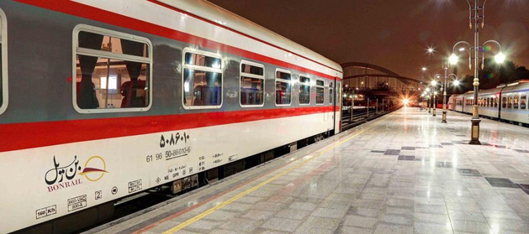 قطار غزال بین ریل، منبع: سامتیک