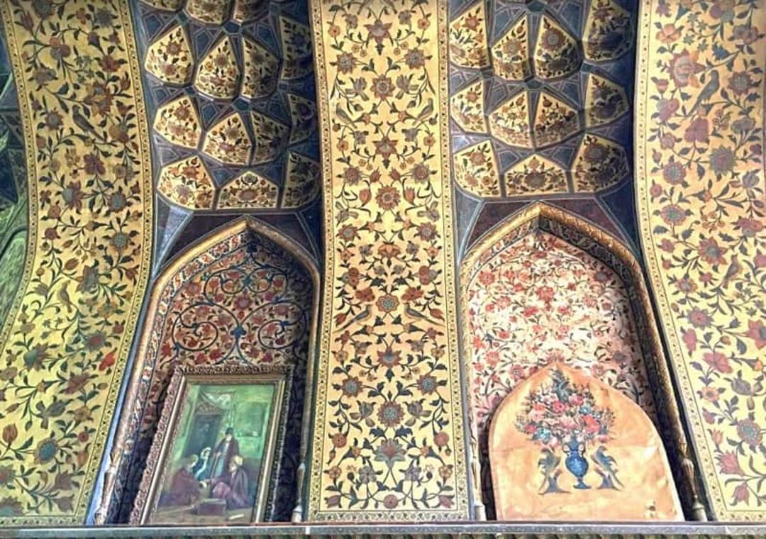 نقاشی‌های عمارت کلاه‌فرنگی