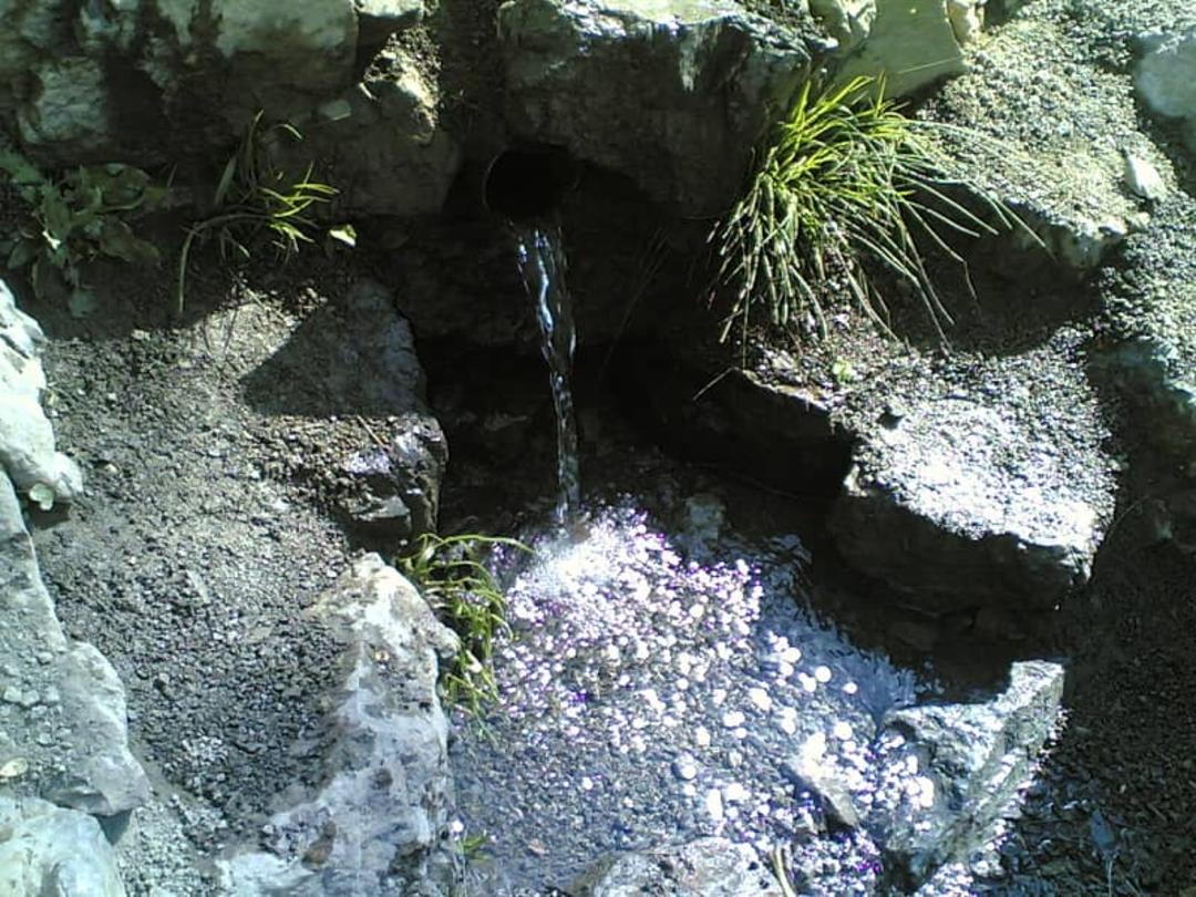 چشمه روستای بایجان لاریجان