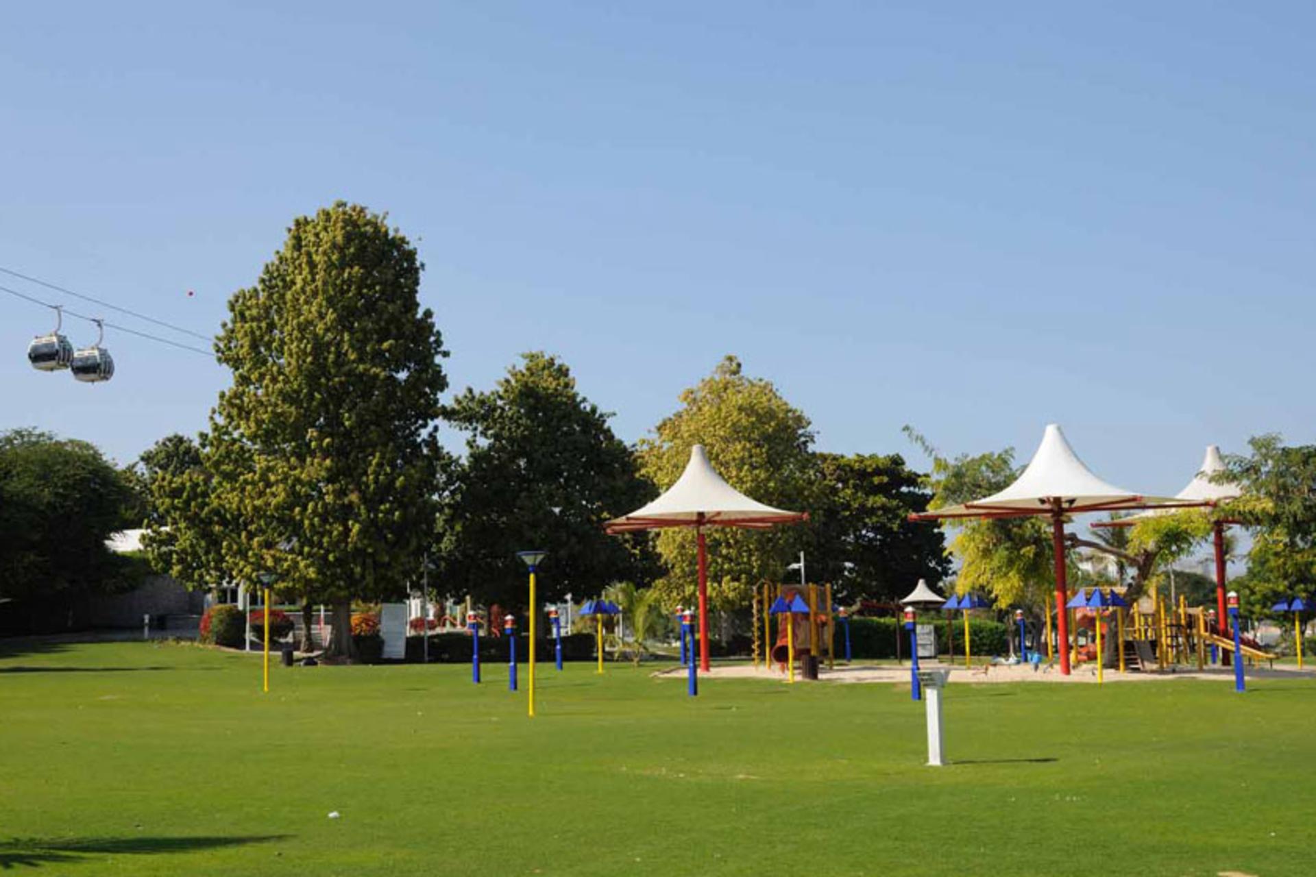 محوطه بازی کودکان در پارک خور