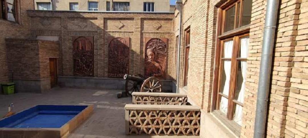 حیاط خانه ستارخان سردار ملی