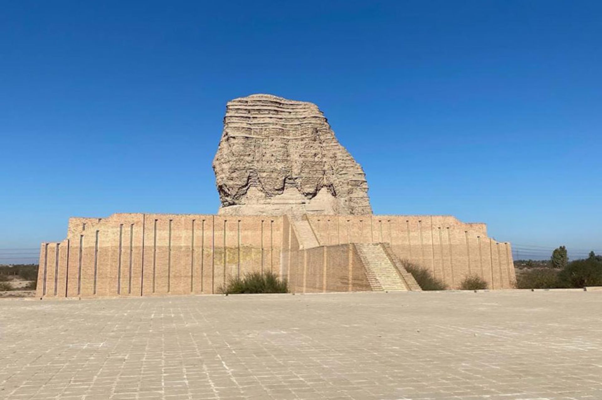 دورنمای زیگورات دور کوریگالزو